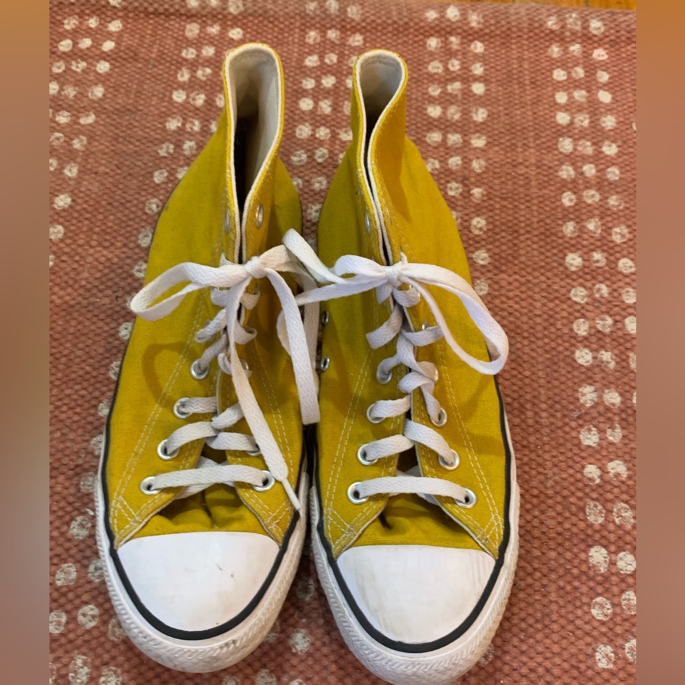BARELY WORN! mustard yellow converse size 11 women’s